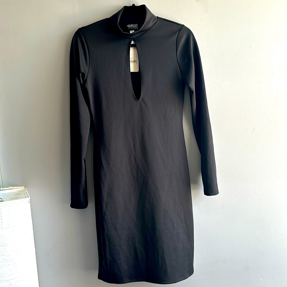 Black long sleeve keyhole dress